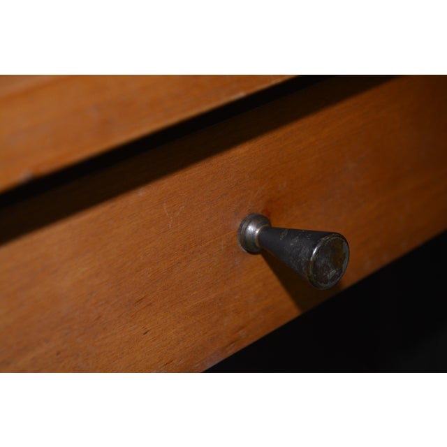 Wood Mid Century Modern Attributed to Paul Mc Cobb Maple Planner End / Side Table or Nightstand W/ Drawer For Sale - Image 7 of 16