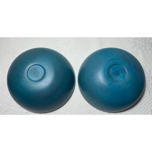 Vintage Pair of Ralph Lauren Wooden Serving Bowls With Under Liners in Blue - 4 pcs For Sale In Philadelphia - Image 6 of 12
