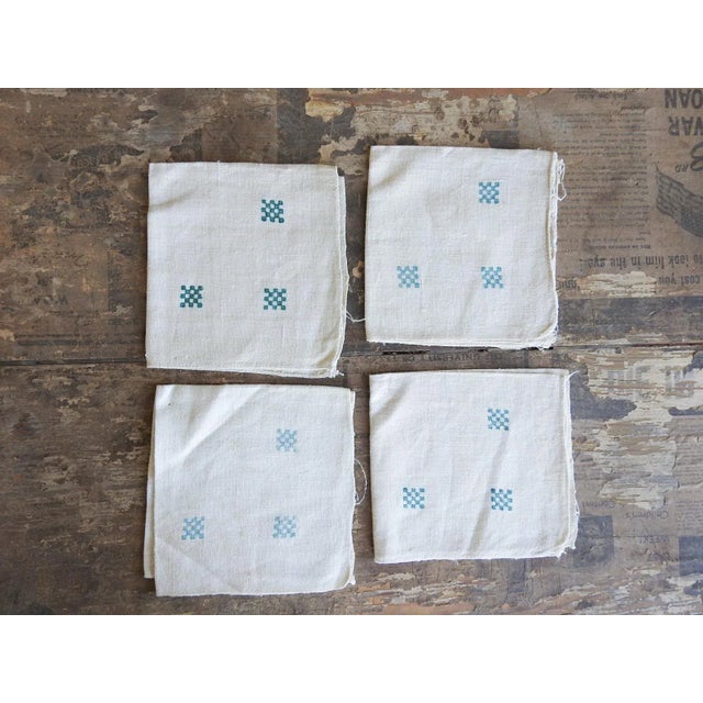 Art Deco Small Vintage Linen Green Check Luncheon Tablecloth and Napkins For Sale - Image 3 of 4