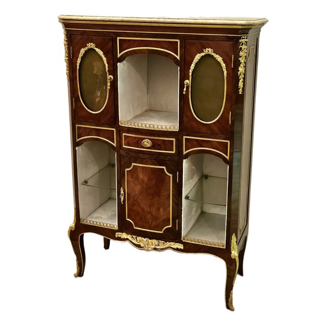 Louis XV Style Display Cabinet With Marble Top, Glass Shelves & Gold Bronze Accents For Sale