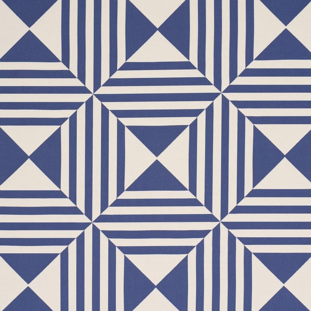 Created to commemorate the 250th anniversary of the United States, Square in a Square is a thick 100% cotton double-cloth...
