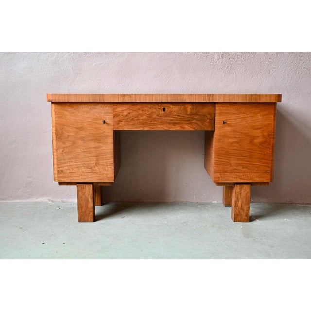 1930s Art Deco Boudoir Dressing Table in Elm Burl and Brass, 1930s For Sale - Image 5 of 14