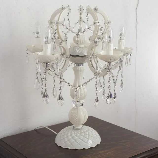 White Murano Glass Table Lamp with Pendants, Crystal Octagons Chains, 5 Lights, Handmade Made in Italy, 2000s For Sale - Image 3 of 13