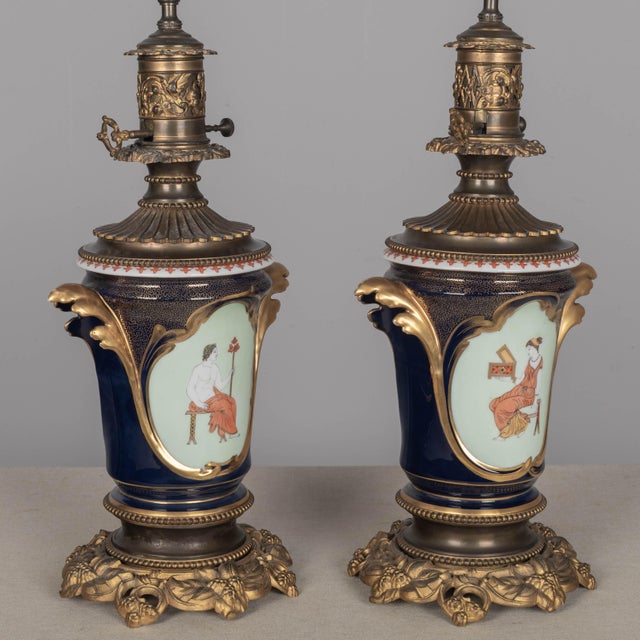 Metal Pair of 19th Century French Vieux Paris Porcelain Lamps For Sale - Image 7 of 17