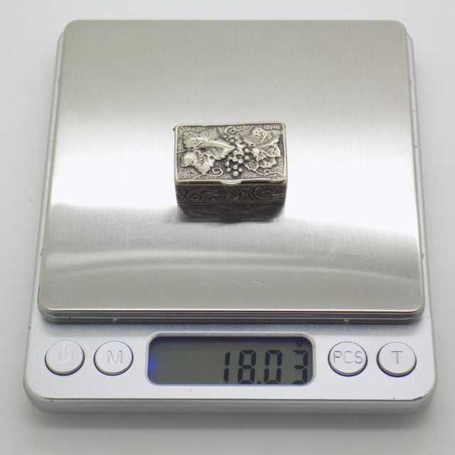 Silver Vintage Italian Handmade Silver Potpourri Box with Fruits, Tuscany, Italy, 1970s For Sale - Image 8 of 11