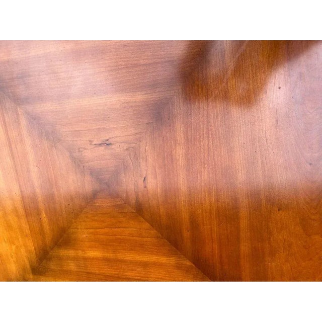 Traditional Mid 20th Century Vintage Federal Style Fruitwood Center Table For Sale - Image 3 of 10