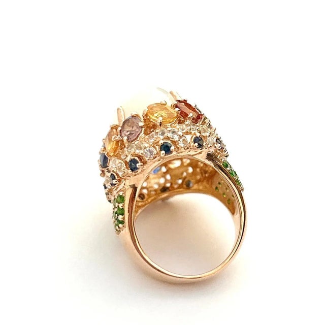 Contemporary Bochic “Flamenco” Opal & Multi Fancy Color Sapphires Cocktail Ring 18K Gold, Size 8.5 For Sale - Image 3 of 7