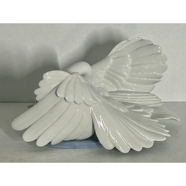 White Vtg. Nao by Lladro Large Swan & Baby Figurine For Sale - Image 8 of 12