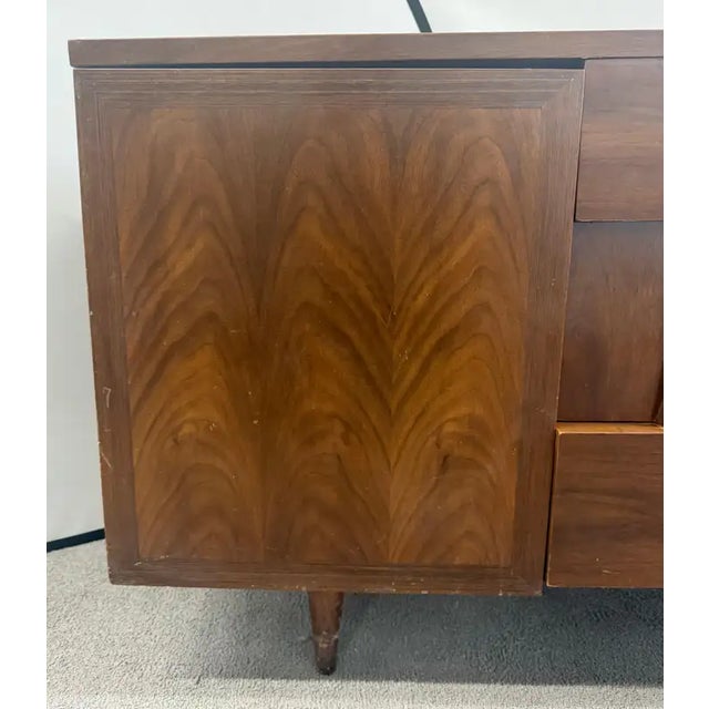 Mid-Century Modern American of Martinsville Walnut 9-Drawer Dresser or Credenza For Sale - Image 10 of 18