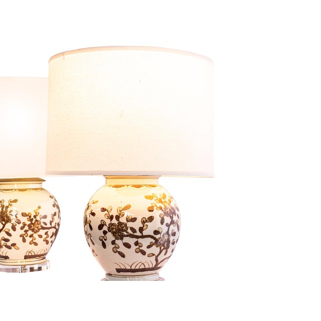 1990s 1990s Chinese Brown and White Ginger Jar Lamps, a Pair For Sale - Image 5 of 10