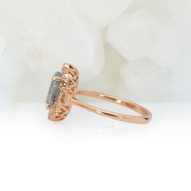 1.5cts Aquamarine Ring With Natural Diamonds Accents: Solid 14k Gold, Oval 9x7mm For Sale - Image 9 of 10