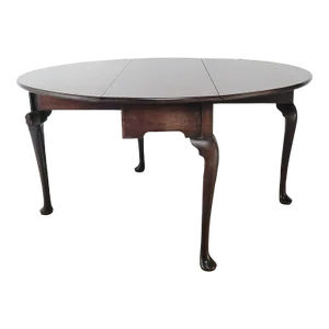 George III Round Mahogany Drop Leaf Table, England Circa 1780