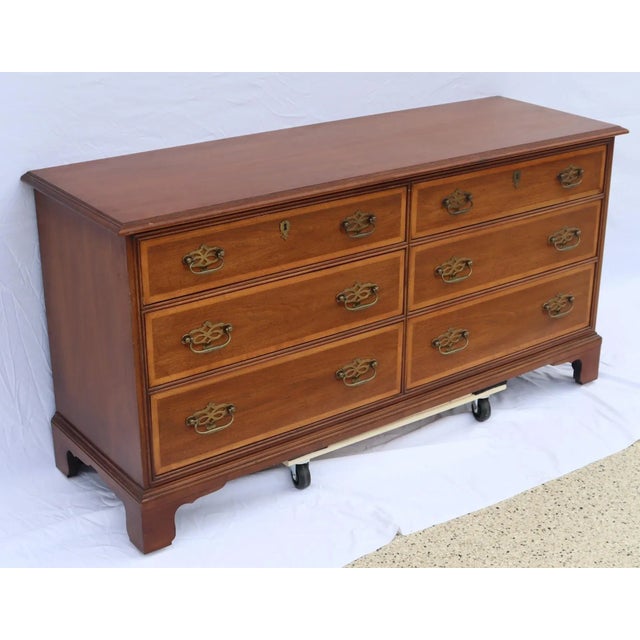 Henredon 1970's Vintage Henredon Georgian-Style Mahogany Six-Drawer Dresser For Sale - Image 4 of 12