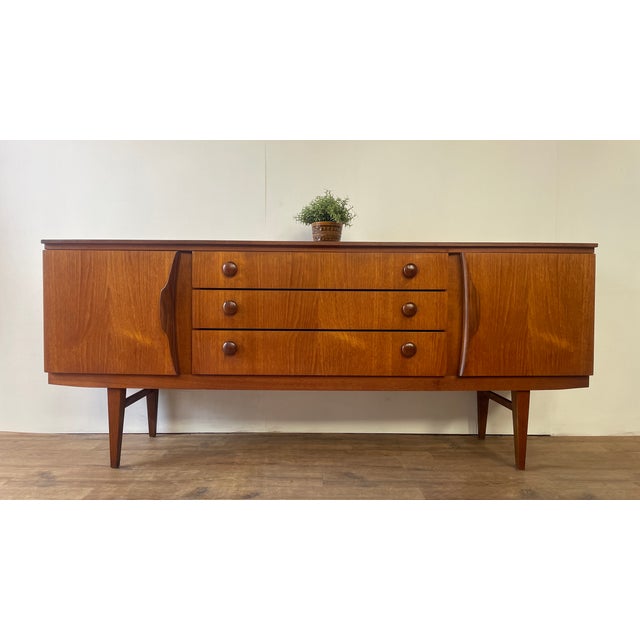 Mid-Century Modern Teak Sideboard from Beautility, England, 1960s For Sale - Image 4 of 16