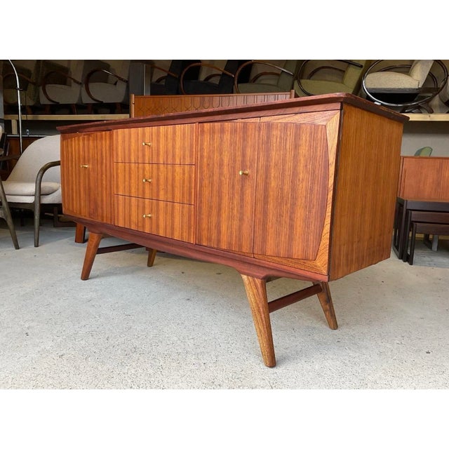 Mid-Century Modern Art Deco Teak Sideboard from Beautility, 1960s For Sale - Image 5 of 18