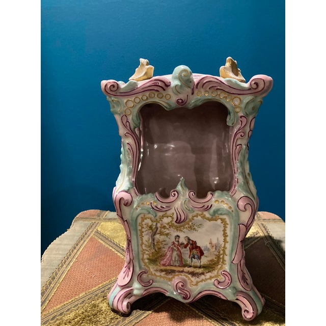 Rare Antique French Porcelain Sedan Chair – Rococo Style, 18th/19th Century An exceptional and rare antique French...