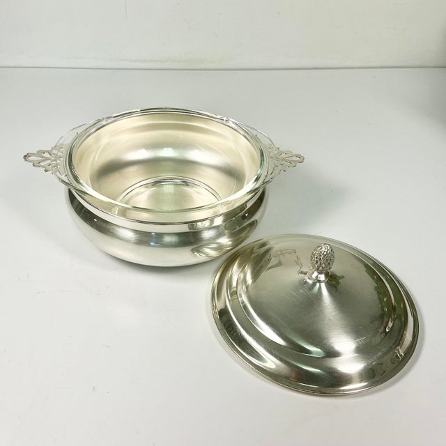 Mid-Century Hollywood Regency English Traditional Covered Silverplate Casserole With Glass Insert For Sale - Image 9 of 11