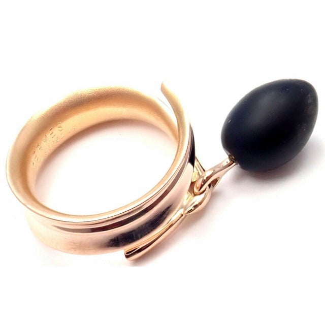 Hermes Olive 18k Rose Gold Wood Band Ring For Sale In Philadelphia - Image 6 of 10