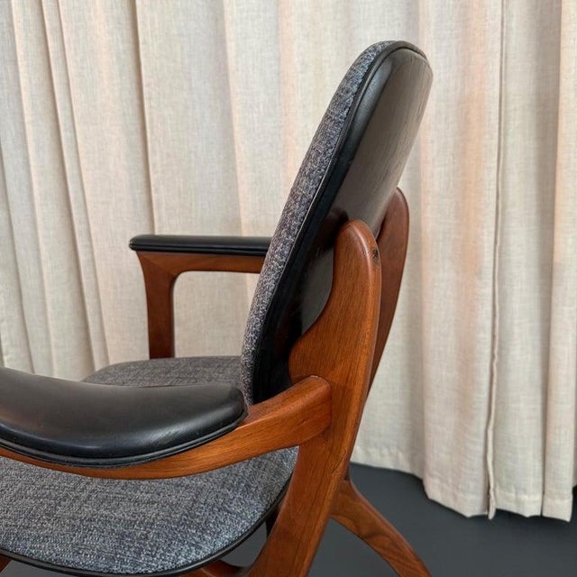 Wood 1950s Mid-Century Modern Sculptural Walnut Armchair by Boling Chair Co. For Sale - Image 7 of 10