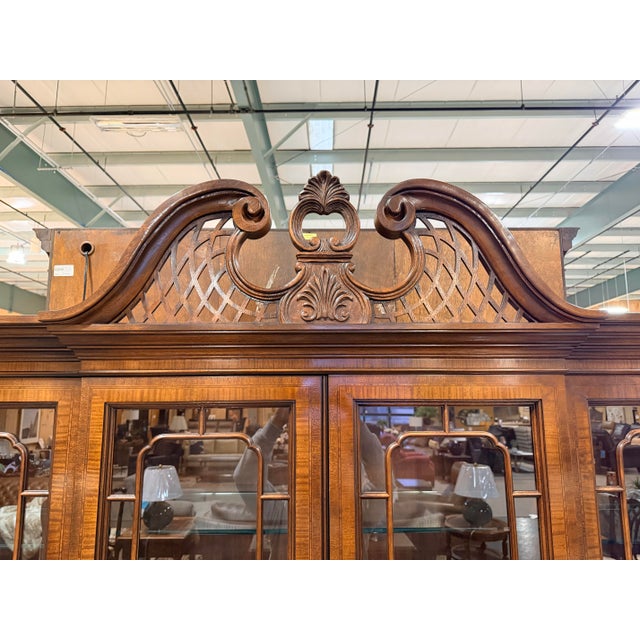 Drexel Heritage Late 20th Century Drexel Heritage Mahogany China Cabinet For Sale - Image 4 of 12