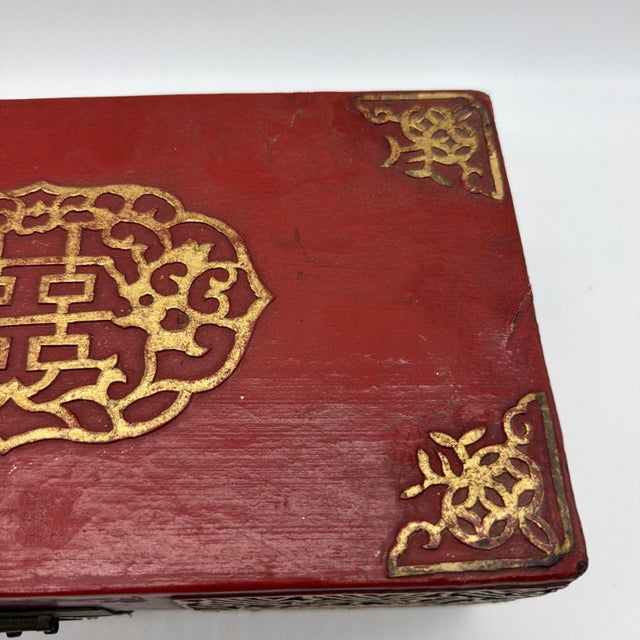 Vintage Chinese Red Lacquer Wedding Box With Removable Interior Tray & Double Happiness Symbol For Sale - Image 6 of 18