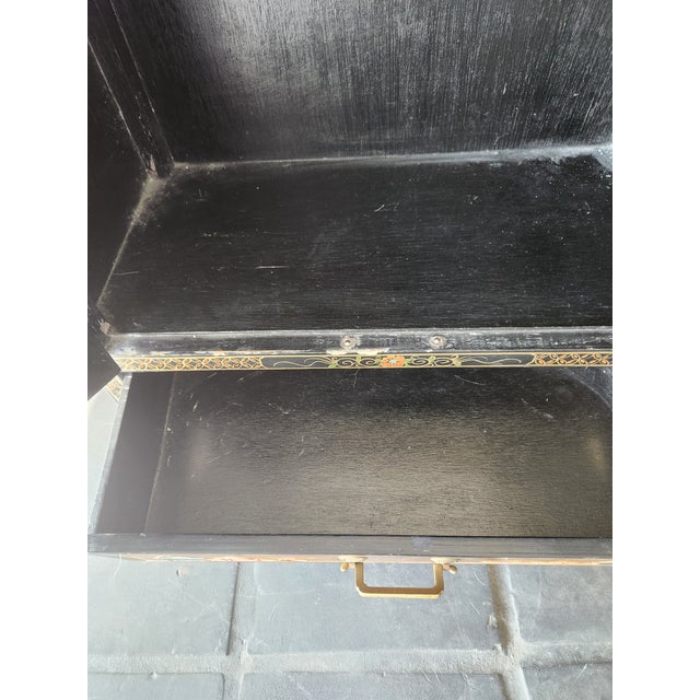 1950s Chinoiserie Hand Painted Elegant Gold Leaf Chinese Cabinet For Sale - Image 13 of 13