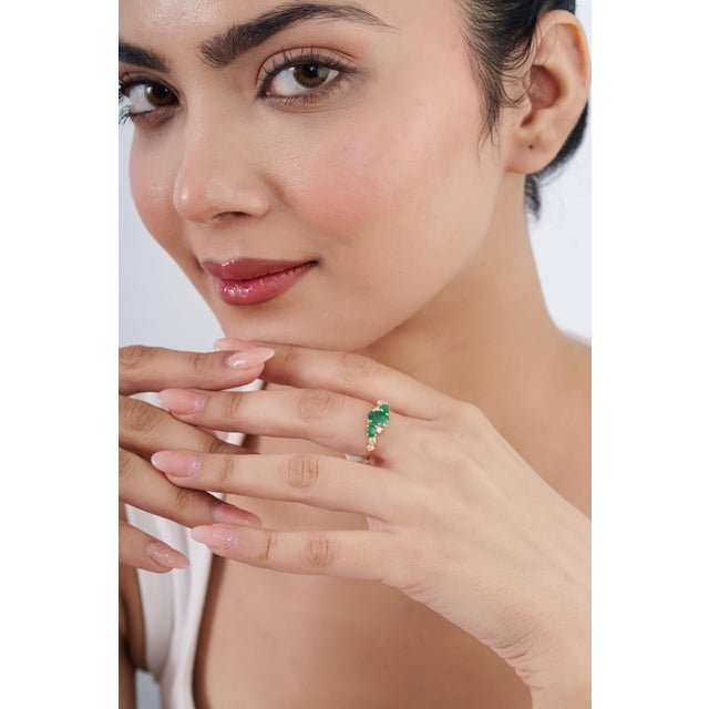 Green 14k Gold 1.09ct Natural Oval Emerald & Diamond Cluster Ring Size 7 For Sale - Image 8 of 18