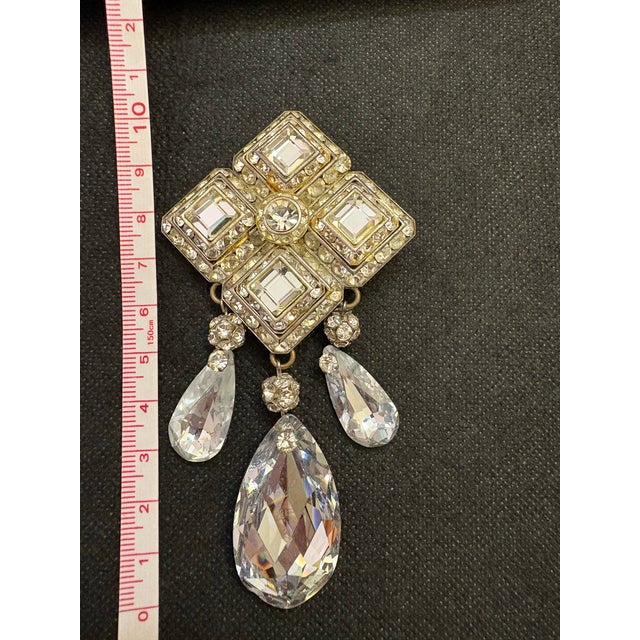 Art Deco-Style Large Rhinestone Rhombus Statement Brooch Pin With a Silver-Tone Finish For Sale In Greensboro - Image 6 of 10