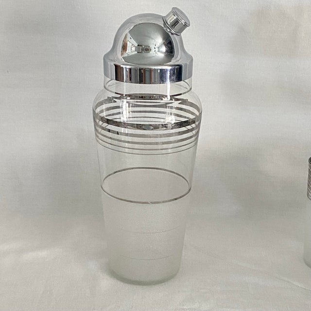 Metal Mid-Century Modern Cocktail Set With Platinum Rings & Sugar Glass Finish - Set of 7 For Sale - Image 7 of 12