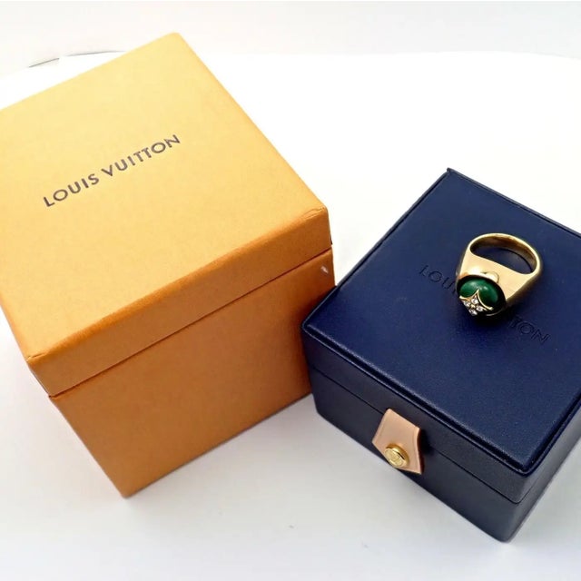 Louis Vuitton Yellow Gold Diamond Malachite Blossom Signet Ring, Size 8.25 For Sale In Philadelphia - Image 6 of 10