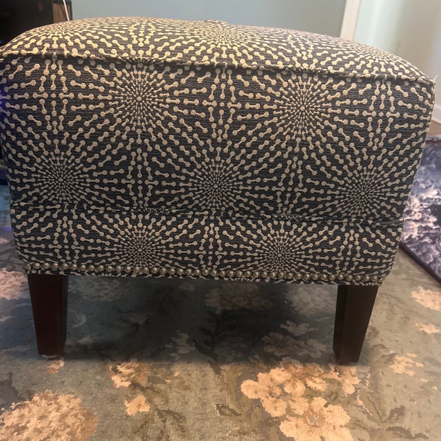 Ethan Allen Ethan Allen Square Geometric Sunburst Medallion Ottoman For Sale - Image 4 of 12