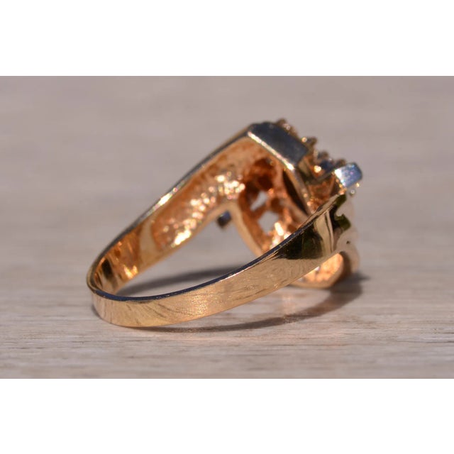 1980s The Osborne Park: Yellow Gold Sapphire and Diamond Designer Ring, Size 10 For Sale In Philadelphia - Image 6 of 10