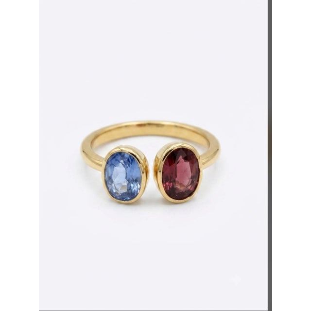 Natural Blue Sapphire 5.20cts & Morganite 2.80cts Ring in 18k Gold For Sale In New York - Image 6 of 8