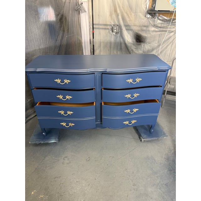 1960s Vintage French Provincial Dresser, Refinished in Navy For Sale - Image 5 of 5