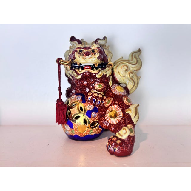 Japanese Vintage Japanese Kutani Ware Foo Dog Guardian Lion Figurines, Pair, Mid-20th Century For Sale - Image 3 of 14