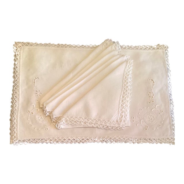 White Linen Place Mats With White Lace Border With 6 Matching Napkins For Sale