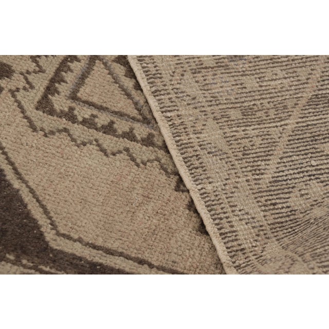 Textile Mid-Century Vintage Turkish Rug in Beige-Brown With Medallion - Rug & Kilim For Sale - Image 7 of 7