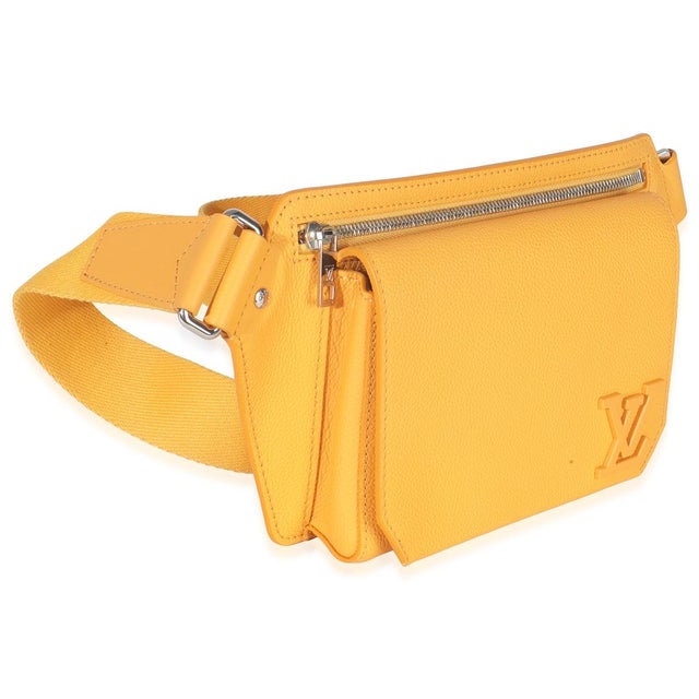Louis Vuitton Safran Yellow Grained Calfskin Aerogram Takeoff Slingbag For Sale - Image 4 of 9