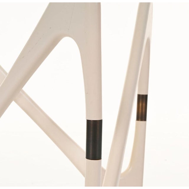 Coffee Table in White Lacquered Wood and Brass with Round Glass Top, 1950s For Sale - Image 6 of 16