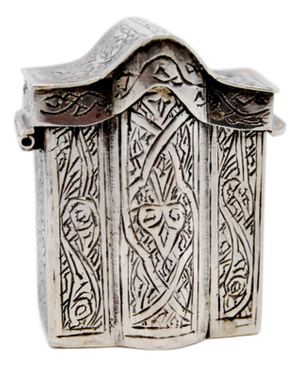 Engraved Silver Snuff Box with Wavy Lid and Gold Interior