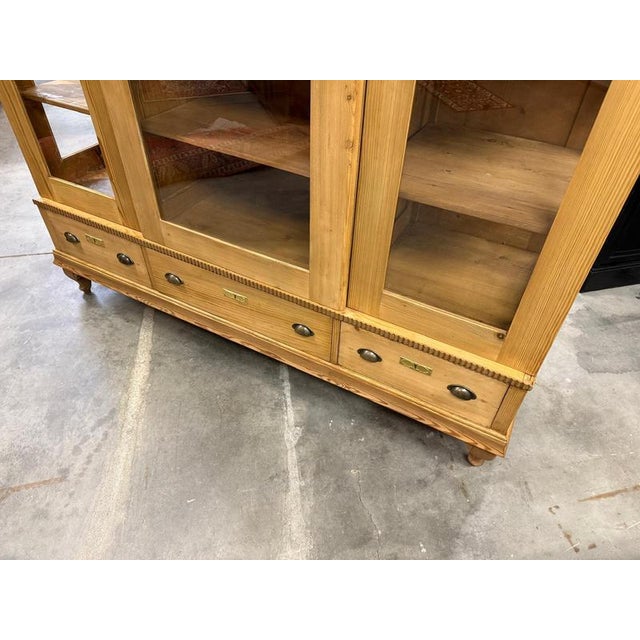 Antique Library Display Case, 1880s For Sale - Image 18 of 18