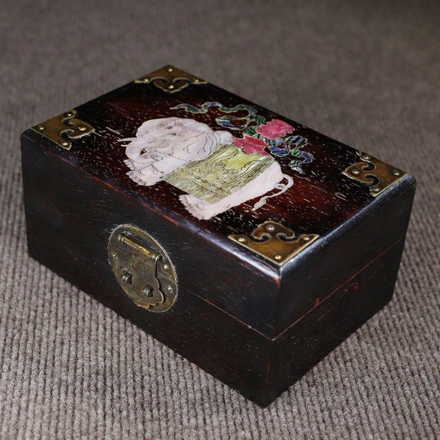 Vintage Sandalwood Jewelry Box With Mother-of-Pearl Elephant Inlay For Sale - Image 9 of 9