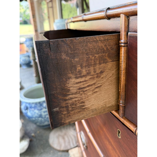 19th Century English Bowfront Chest of Drawers For Sale In Nashville - Image 6 of 14