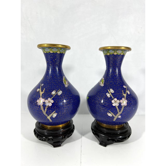 Chinoiserie 1980's Blue Cloisonné Vases With Pink Peonies and Cherry Blossoms , a Pair, Boxed With Carved Wood Stands For Sale - Image 3 of 7