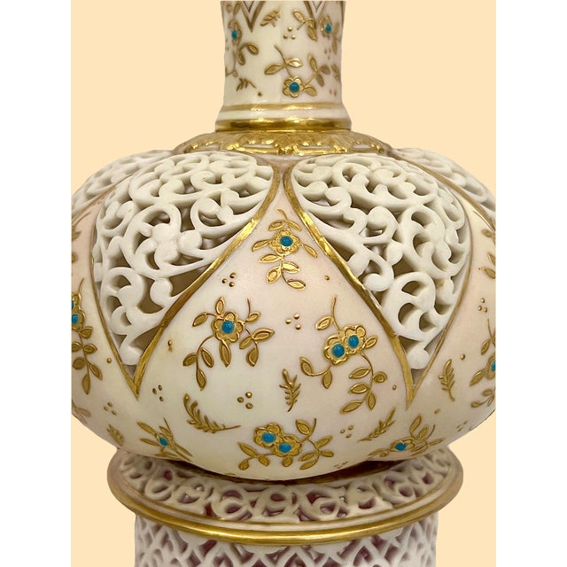 Exceptional Grainger & Co. Worcester Pierced Reticulated Porcelain White & Gilded Vase / Vessel, Attr. Alfred Barry, (Aesthectic Period / Orientalist) For Sale - Image 10 of 15