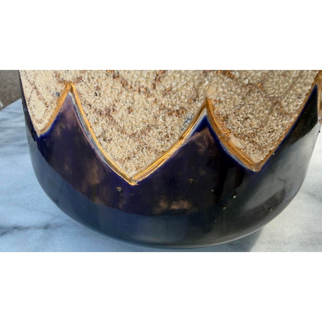 19th-Century Thomas Forester & Sons Sanded Majolica Cobalt Pattern 46 Vase For Sale In Phoenix - Image 6 of 8