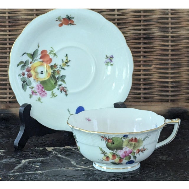 1990s Herend Fruits & Flowers Pattern Breakfast Cups & Saucers Set- 8 Pieces For Sale In Orlando - Image 6 of 9