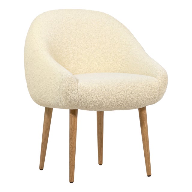 Niemeyer Dining Chair in Oak and White Bouclé from Insidherland For Sale