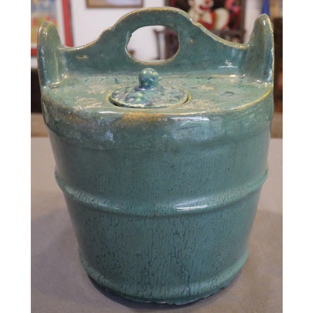 Early 20th Century Chinese Emerald Green Glazed Shiwan Pottery Well Bucket Form Water Pot For Sale - Image 4 of 8