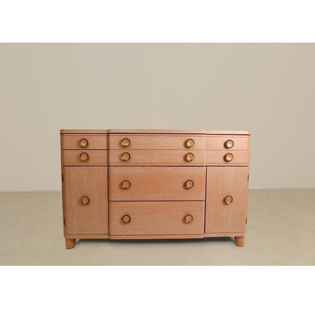 Clean Modernist lines, a gorgeous dresser or sideboard dating from the 1940's, produced by Huntington Chair Corp -...